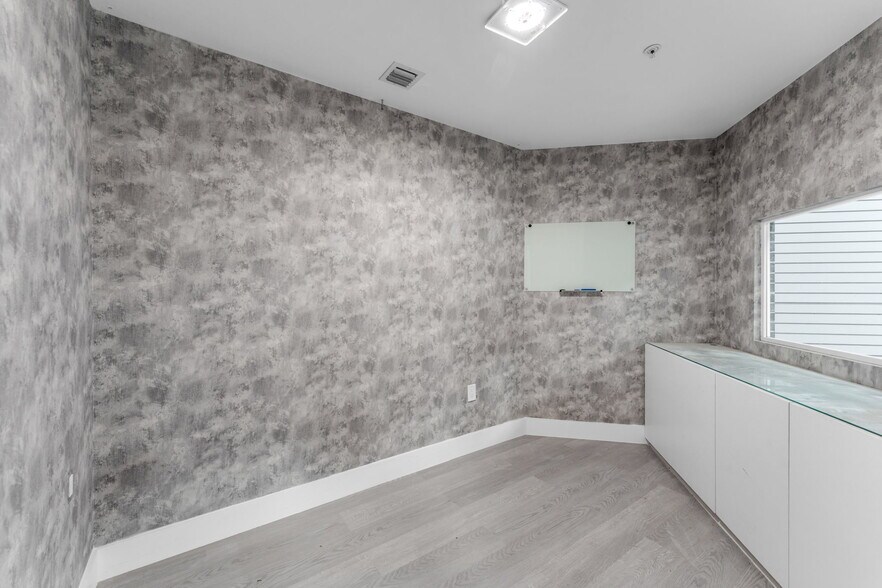 More Photos Of 9450 NW 58th St, Miami Warehouse For Lease