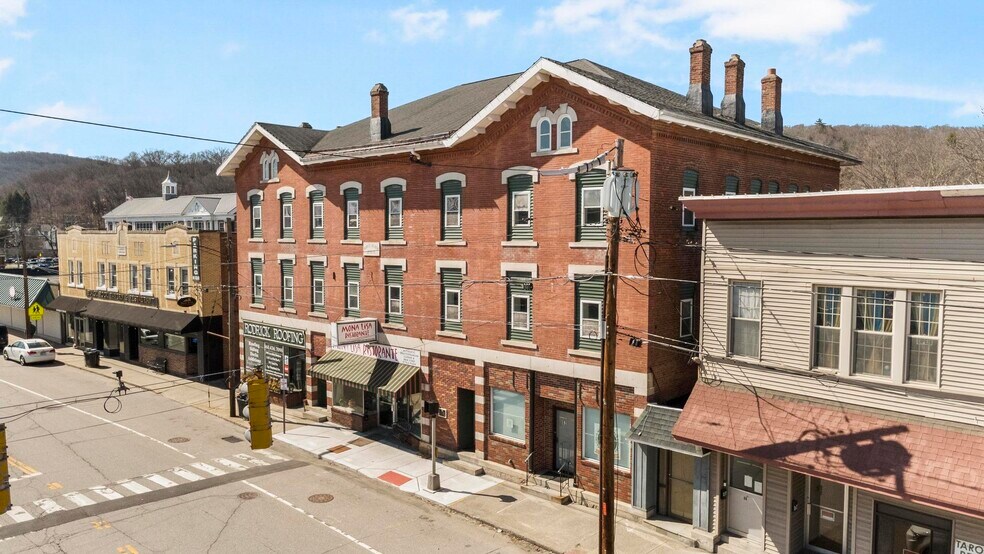 More Photos Of 66 Main St, Thomaston Flex For Lease
