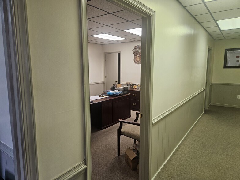 More Photos Of 7010 Calmar Dr, Mechanicsville Warehouse For Sale