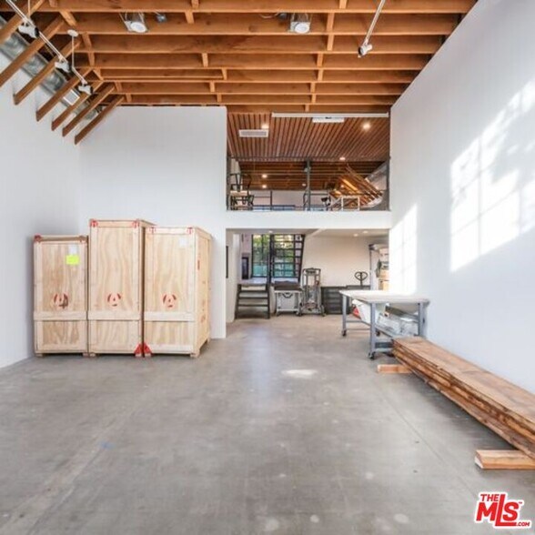More Photos Of 5005 W Washington Blvd, Los Angeles Storefront Retail Residential For Lease
