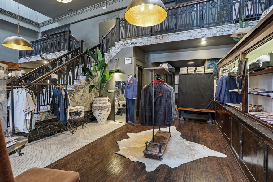 More Photos Of 110 N Tennessee St, McKinney Storefront Retail Office For Lease