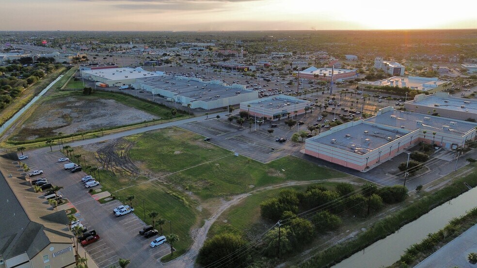 More Photos Of Pablo Kisel Blvd @ Pablo Kisel Blvd, Brownsville Land For Sale