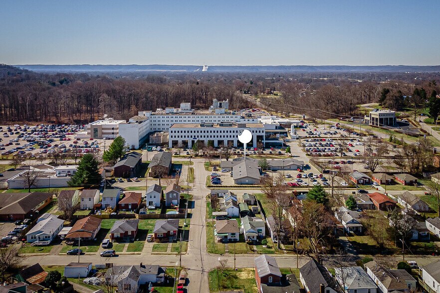 More Photos Of 4331 Churchman Ave, Louisville Medical For Sale