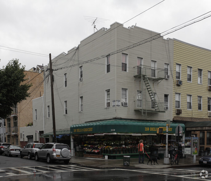 Primary Photo Of 359 Graham Ave, Brooklyn Storefront Retail Residential For Lease