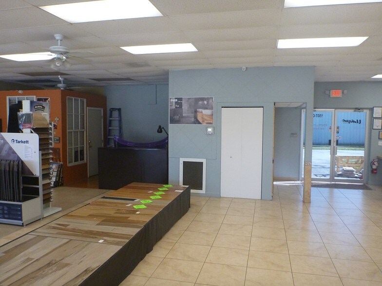 More Photos Of 1507 S Del Prado Blvd, Cape Coral General Retail For Lease