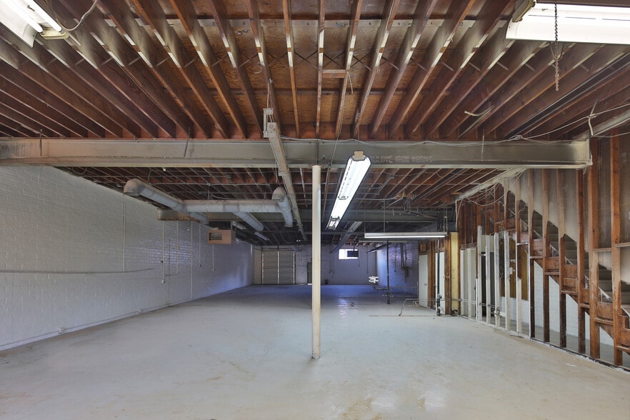 More Photos Of 112 Penn St, El Segundo Warehouse For Sale