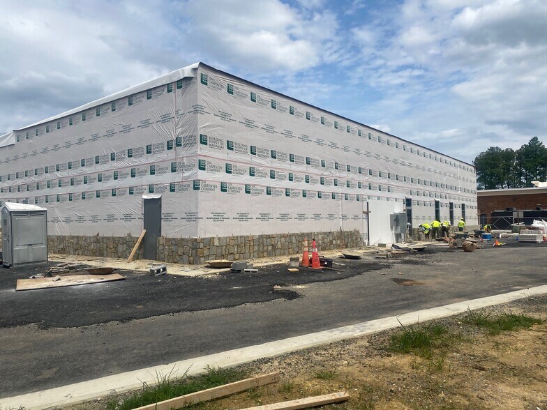 More Photos Of 2070 Ashland Rd, Rockville Flex For Lease