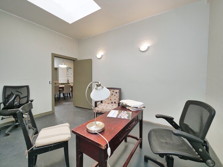 More Photos Of 9614-9616 MacArthur Blvd, Oakland Religious Facility For Lease