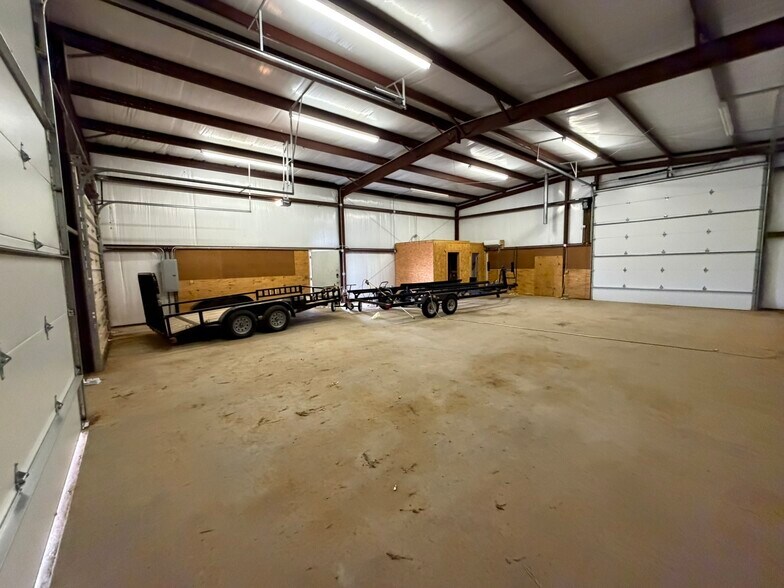 More Photos Of 2011 FM 1729, Lubbock Warehouse For Lease