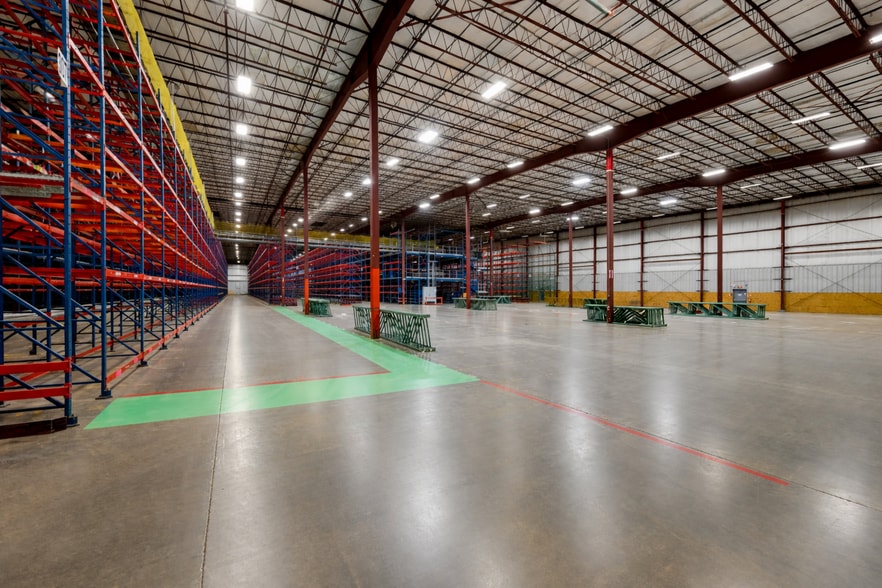 More Photos Of 7245 Henry Clay Blvd, Liverpool Distribution For Lease