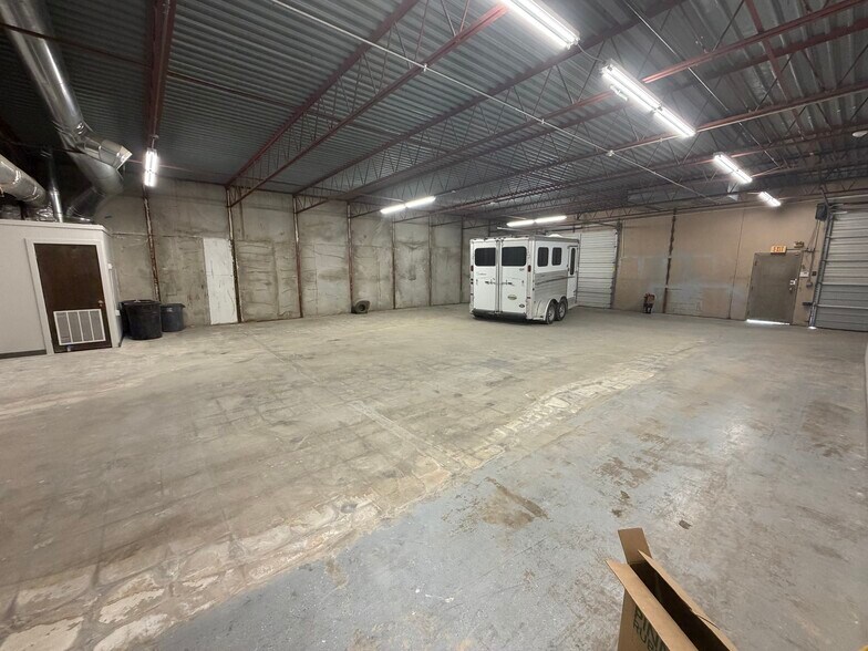 More Photos Of 11244 E 55th Pl, Tulsa Manufacturing For Lease