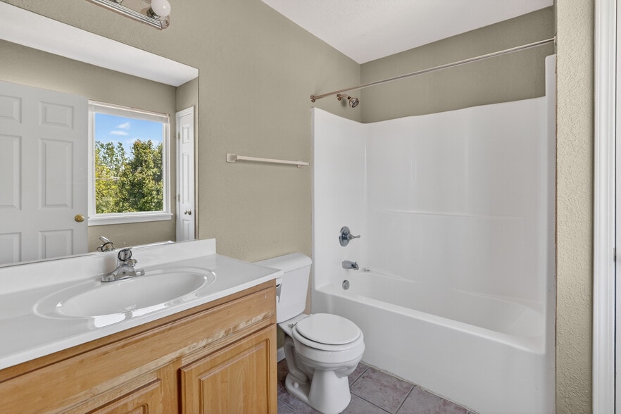 More Photos Of 9295 Cedar Creek Ct, Swartz Creek Apartments For Sale