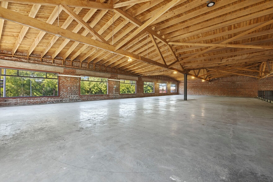 More Photos Of 600 N El Dorado St, Stockton Service For Sale