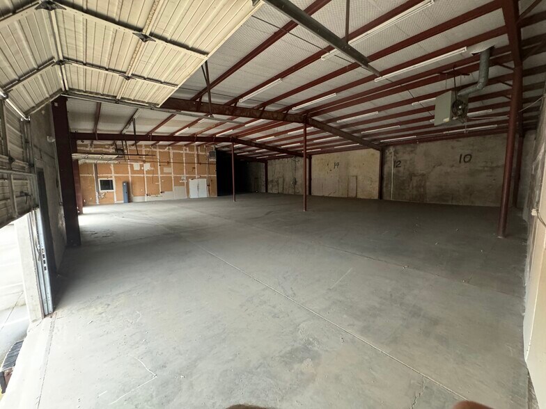 More Photos Of 5209 Davis Blvd, North Richland Hills Light Distribution For Lease