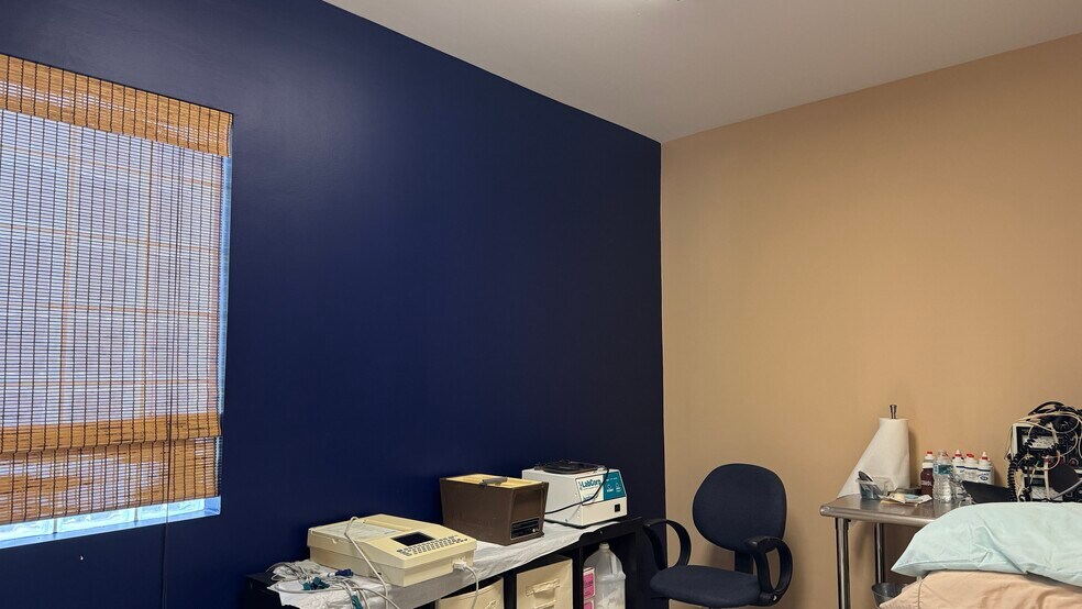 More Photos Of 1785 NE Broad Cswy, North Miami Beach Medical For Lease
