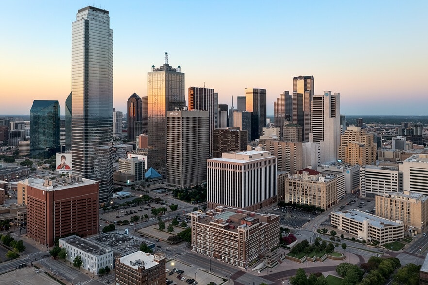 More Photos Of 900 Jackson St, Dallas Office For Lease