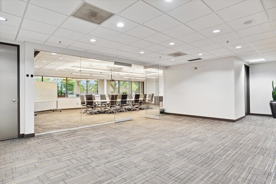 More Photos Of 950 Stephenson Hwy, Troy Loft Creative Space For Lease