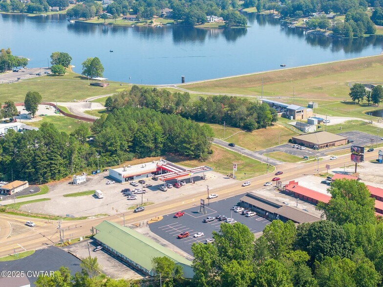 More Photos Of 777 W Church St, Lexington General Retail For Sale