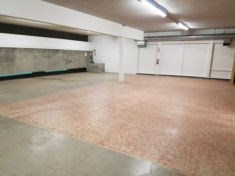 More Photos Of 6800 SW Beaverton Hillsdale Hwy, Portland Freestanding For Lease