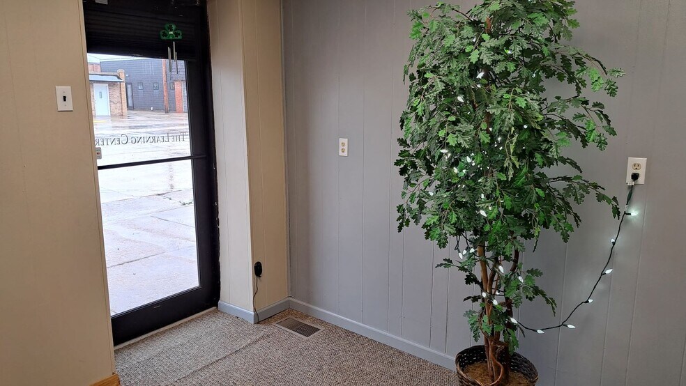 More Photos Of 203 W Arnold Ave, Arnold Office For Sale