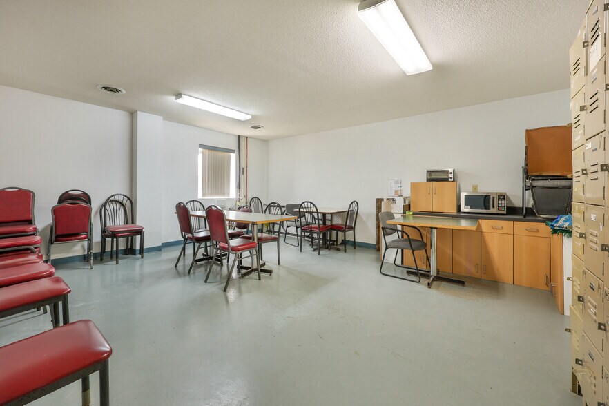 More Photos Of 945 Industrial Dr S, Sauk Rapids Manufacturing For Sale