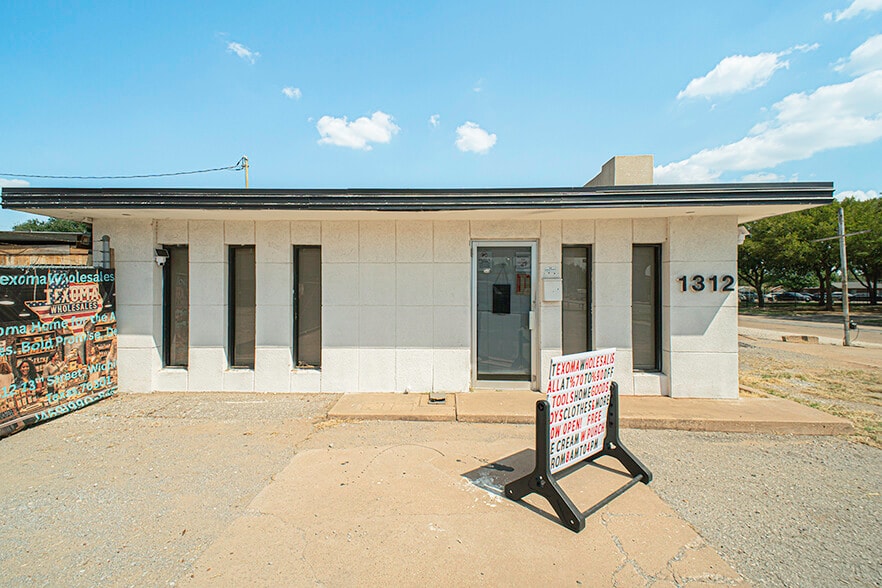 More Photos Of 1312 13th St, Wichita Falls Office For Sale
