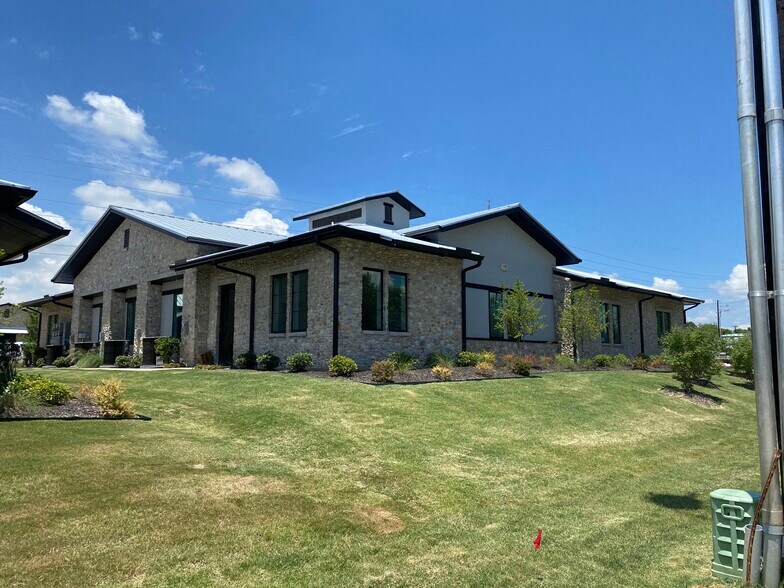 More Photos Of 1120 N Kimball Ave, Southlake Medical For Lease