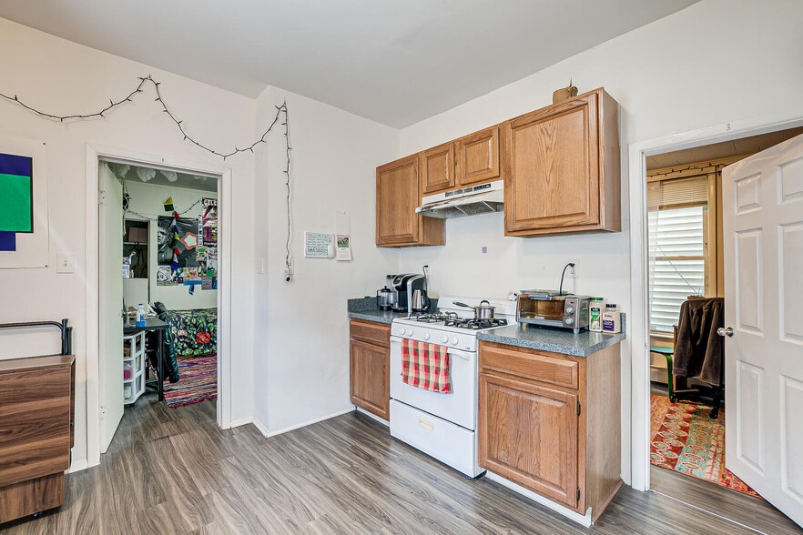 More Photos Of 173 Hamilton St, New Brunswick Specialty For Sale