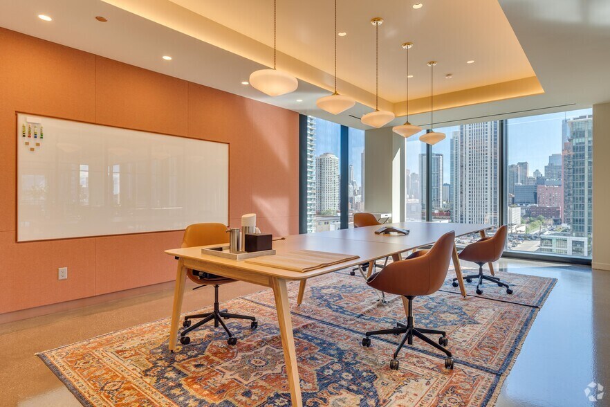 More Photos Of 333 N Green St, Chicago Office For Lease