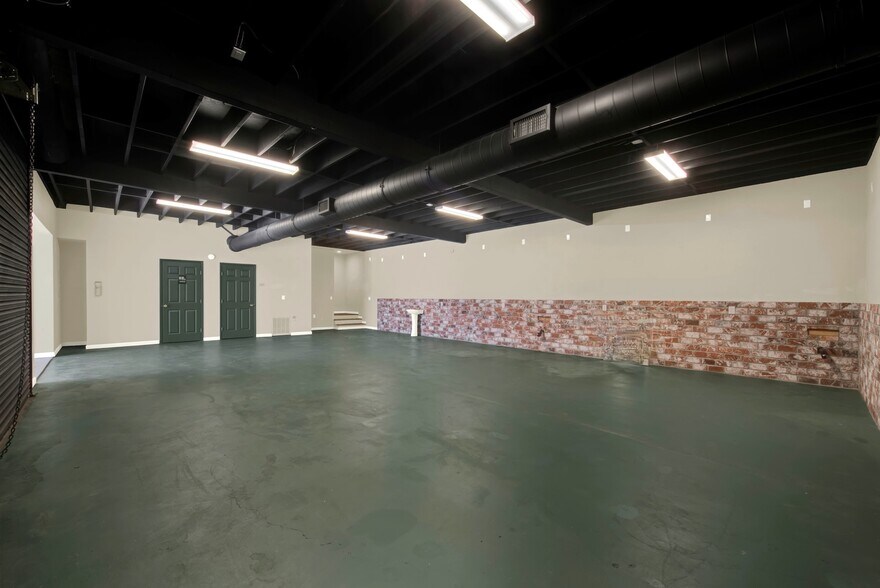 More Photos Of 124 S Porter Rd, Dixon Service For Sale