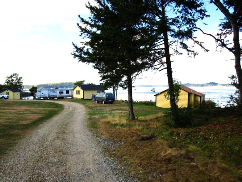 More Photos Of 24 Harris Point Rd, Eastport Hotel For Sale