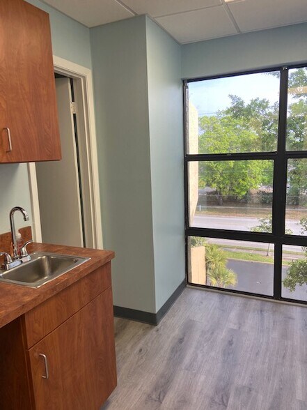 More Photos Of 2650 Bahia Vista St, Sarasota Medical For Sale