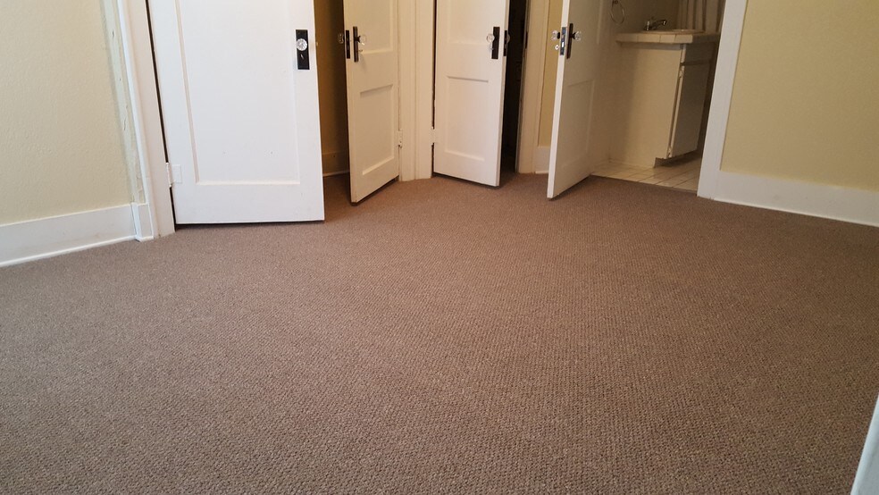 More Photos Of 810 Classen Blvd, Norman Apartments For Sale