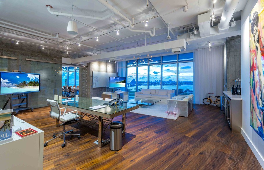 More Photos Of 900-990 Biscayne Blvd, Miami Apartments For Sale