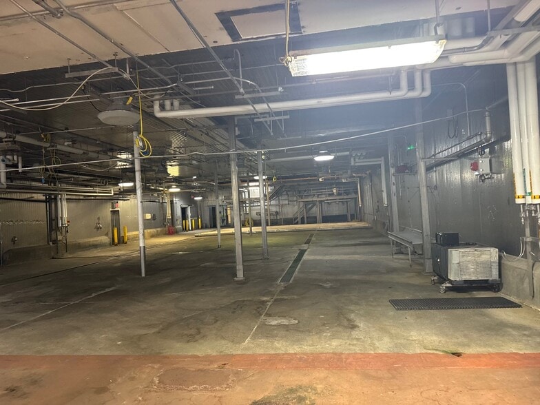 More Photos Of 13264 Mountain Rd, Glen Allen Manufacturing For Lease