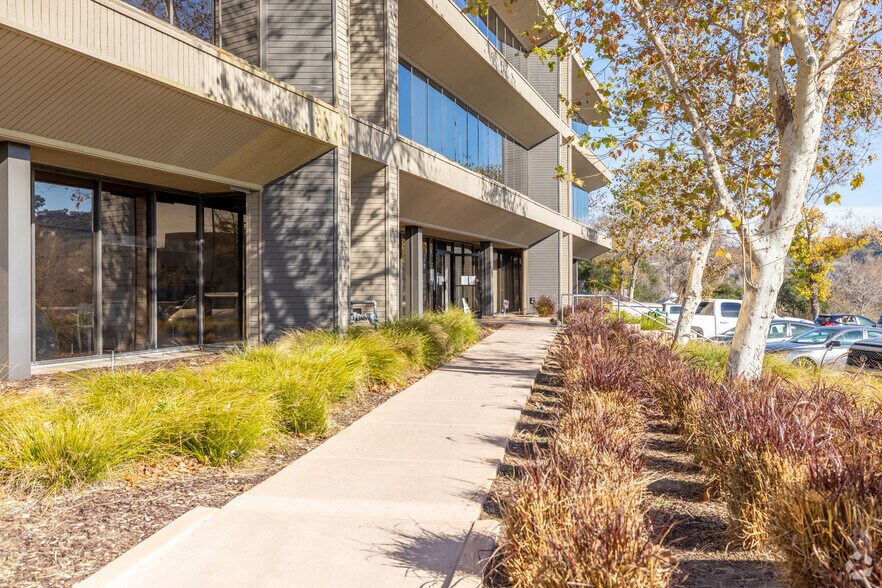 More Photos Of 5333 Mission Center Rd, San Diego Office For Lease