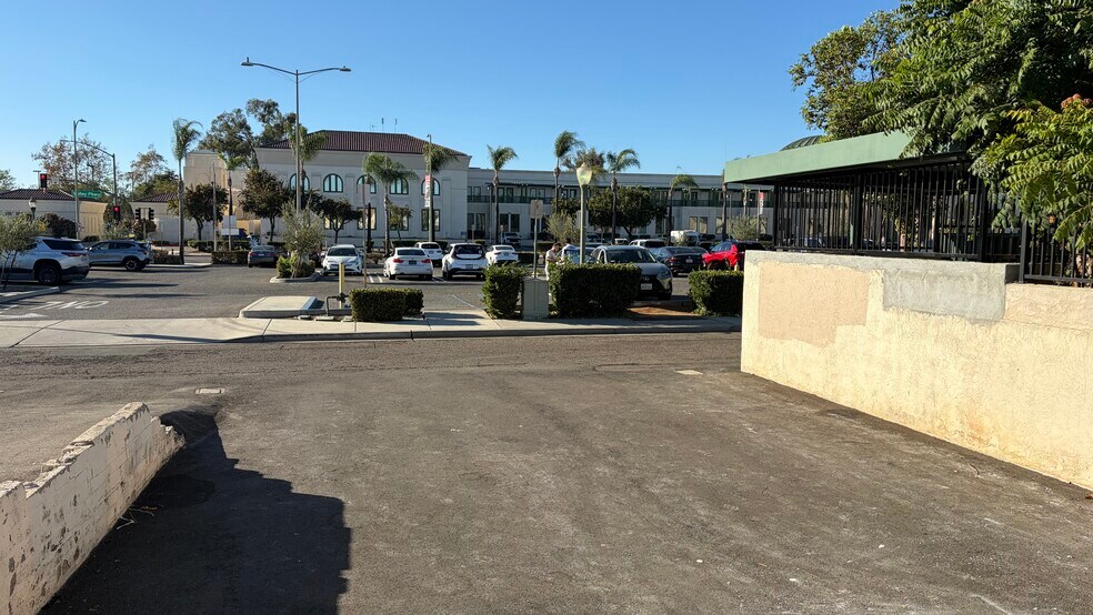 More Photos Of 150-154 Grand Ave, Escondido Restaurant For Lease