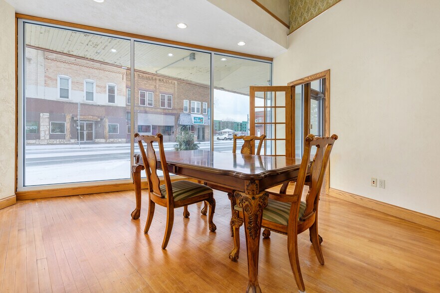 More Photos Of 111 W North Water St, New London Office For Lease