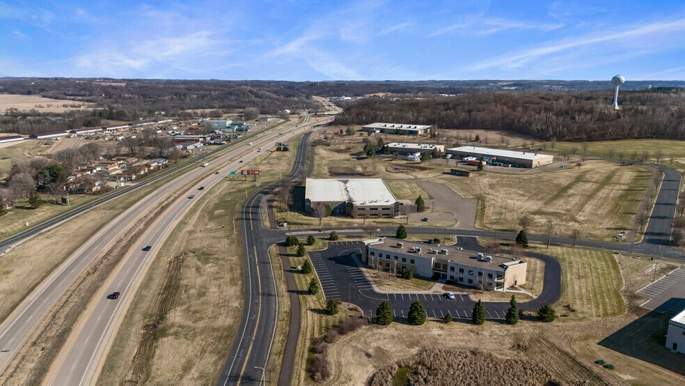 More Photos Of 610 Whitetail Blvd, River Falls Warehouse For Lease