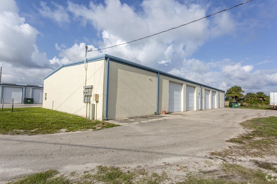 More Photos Of 6469 Florida St, Punta Gorda Warehouse For Lease