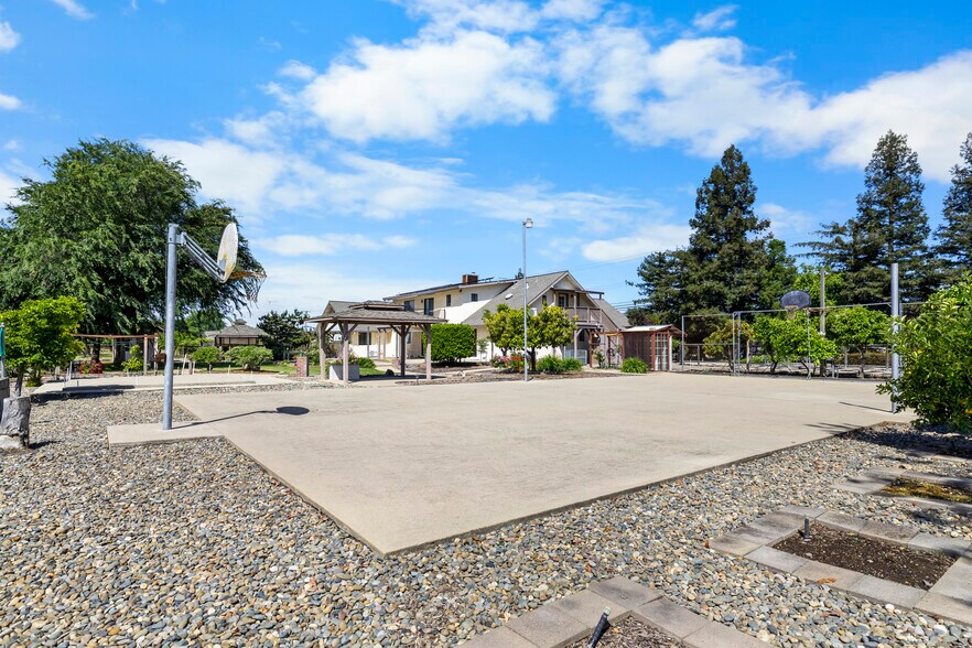 More Photos Of 9930 Calvine Rd, Sacramento Apartments For Sale