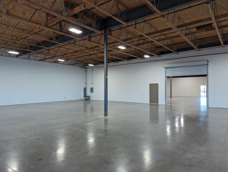 More Photos Of 6906-6936 McCutchen Rd, Bakersfield Unknown For Lease