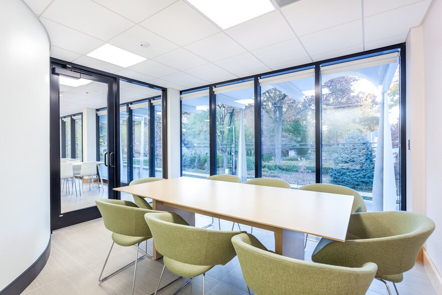 More Photos Of 7301 Mission Rd, Prairie Village Medical For Lease