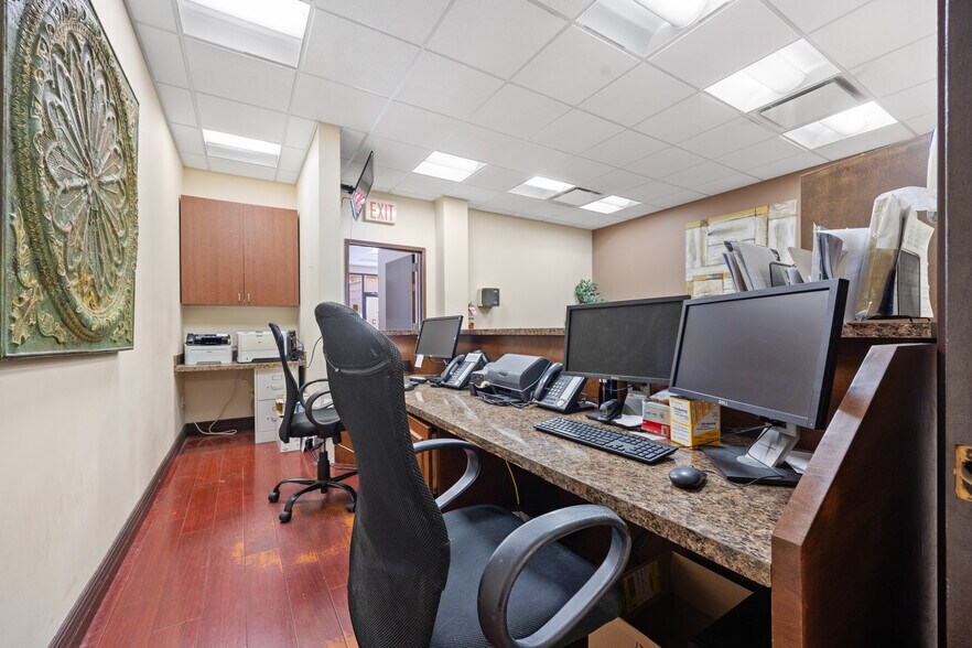 More Photos Of 7210 13th Ave, Brooklyn Medical For Lease