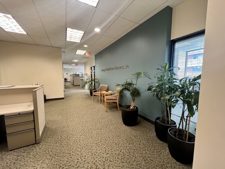 More Photos Of 400-438 E Burnside St, Portland Office For Lease