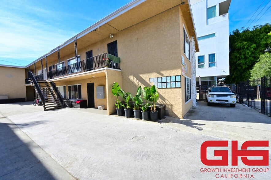 More Photos Of 4214 Montclair St, Los Angeles Apartments For Sale