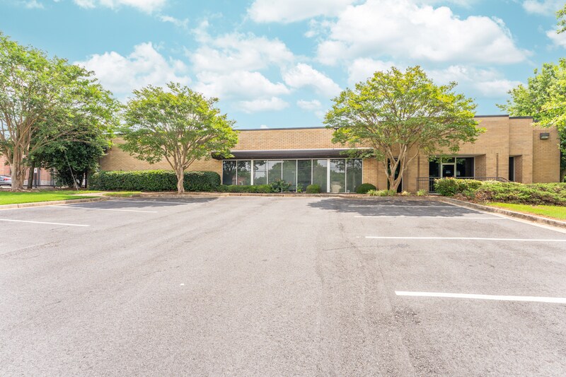 More Photos Of 5622 E Ponce de Leon Ave, Stone Mountain Distribution For Lease