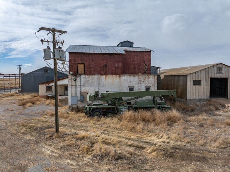 More Photos Of 2730 W 4100 S, Oasis Distribution For Sale