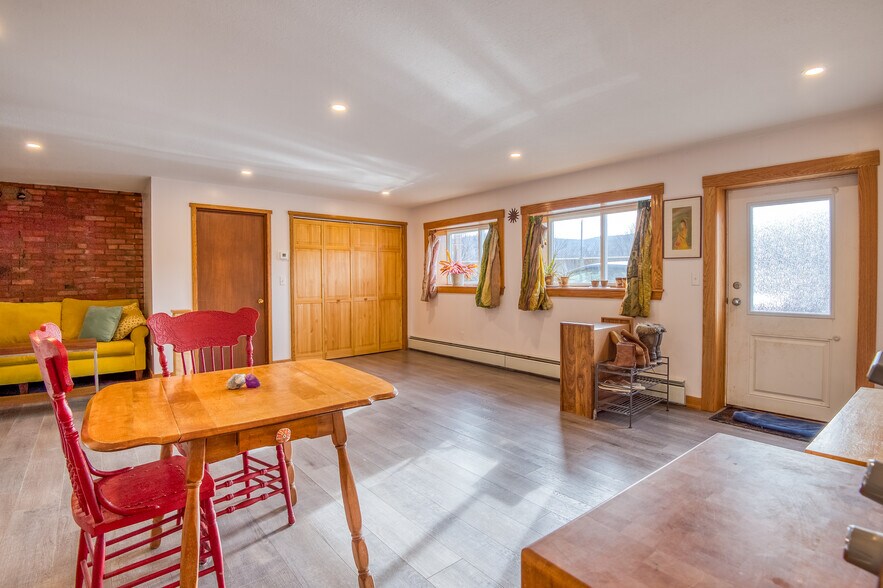 More Photos Of 206 Main St, Berlin Office For Sale