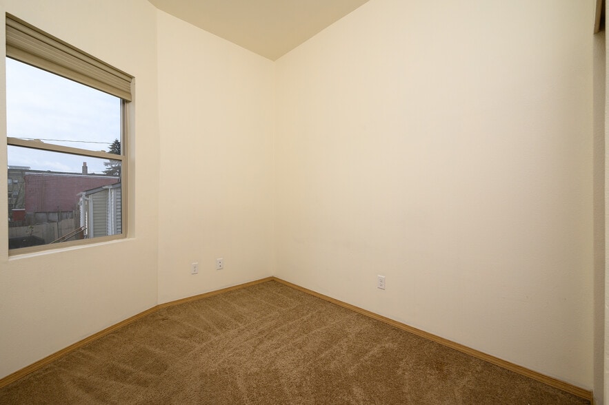 More Photos Of 707-709 S I St, Tacoma Apartments For Sale